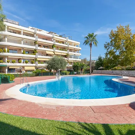 Bonitas Vistas Al Golf Y Piscina En Guadalmina Διαμέρισμα *