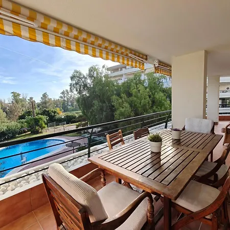 Bonitas Vistas Al Golf Y Piscina En Guadalmina