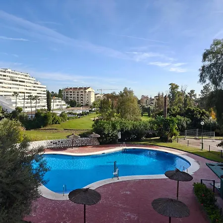 Bonitas Vistas Al Golf Y Piscina En Guadalmina *