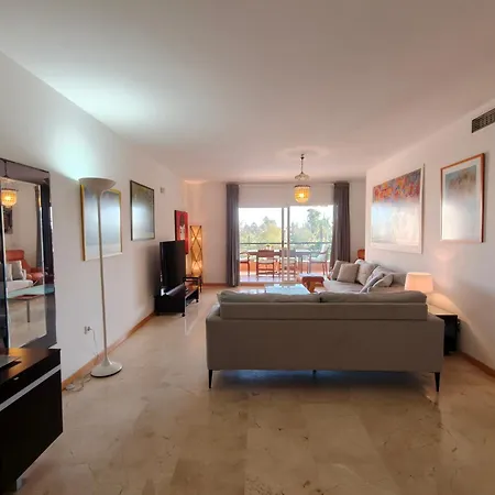 Bonitas Vistas Al Golf Y Piscina En Guadalmina Διαμέρισμα