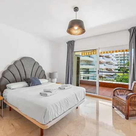 Bonitas Vistas Al Golf Y Piscina En Guadalmina * マルベーリャ