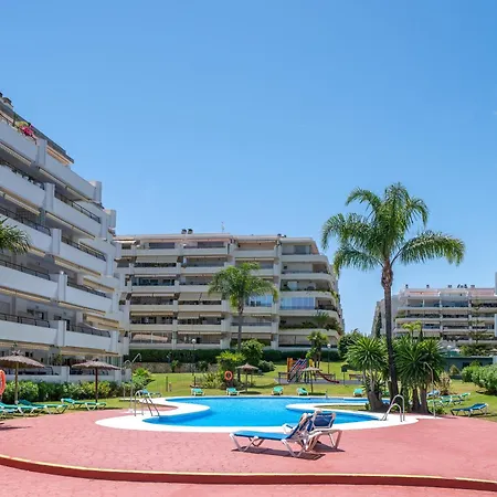 Bonitas Vistas Al Golf Y Piscina En Guadalmina *