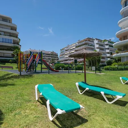 Bonitas Vistas Al Golf Y Piscina En Guadalmina * マルベーリャ