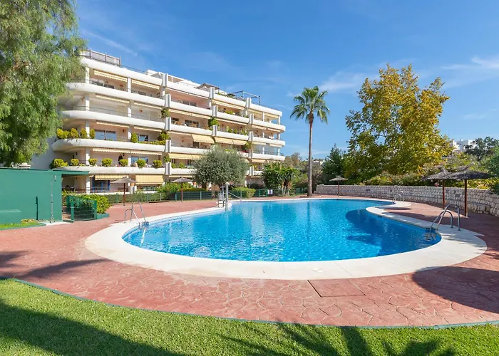 Bonitas Vistas Al Golf Y Piscina En Guadalmina Апартаменти *