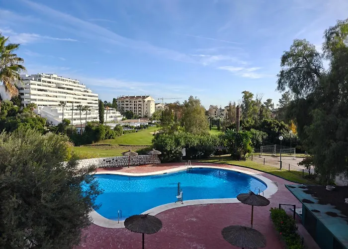 Bonitas Vistas Al Golf Y Piscina En Guadalmina *